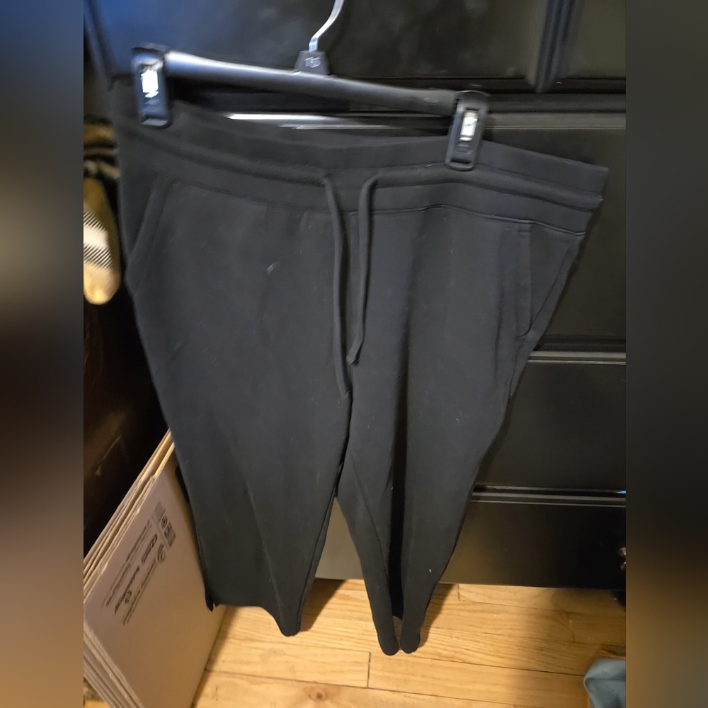 Really comfortable sweatpants. NEVER WORN